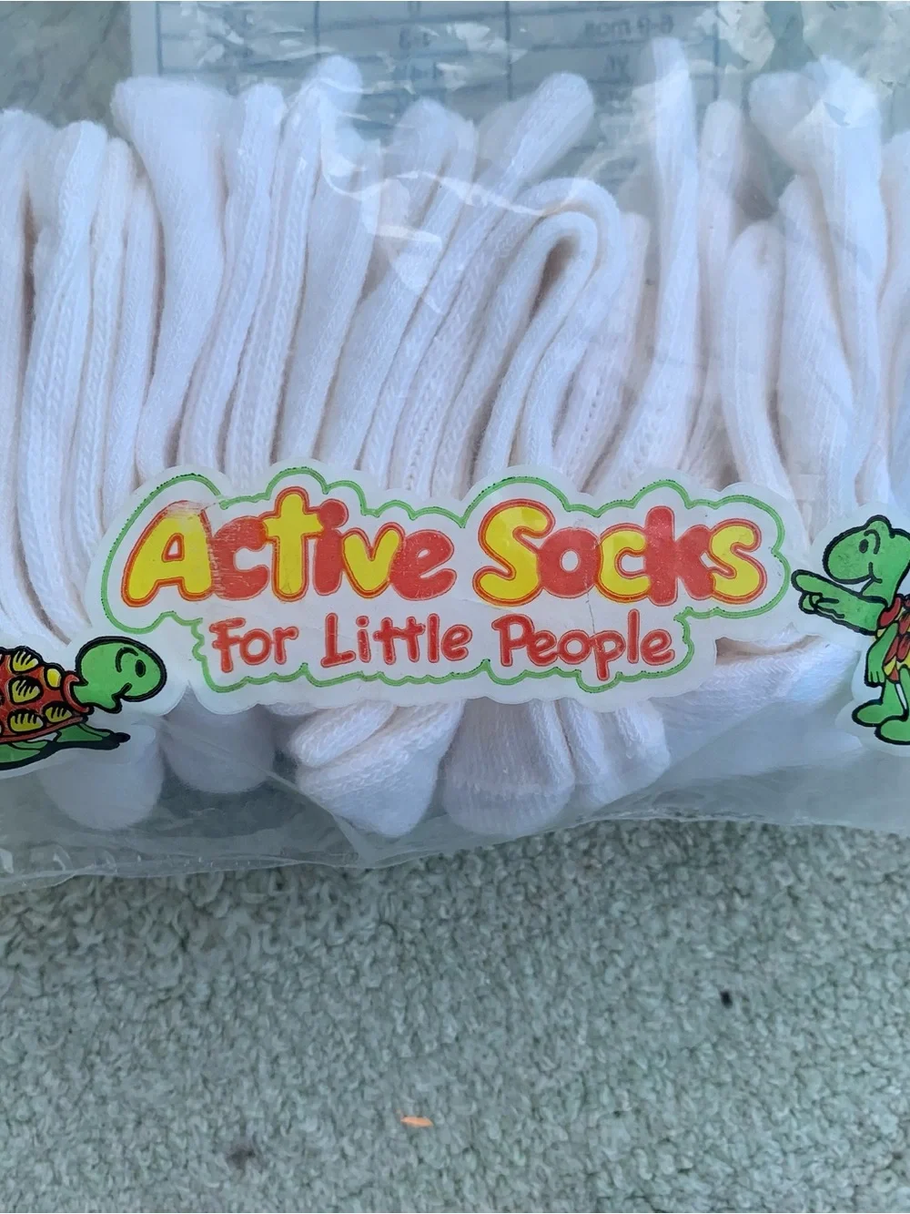 Brand new pack of 6 white toddler socks size 4-6.5